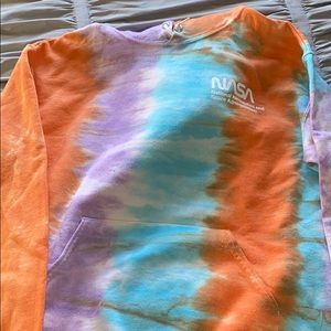 sweatshirt tie-dye